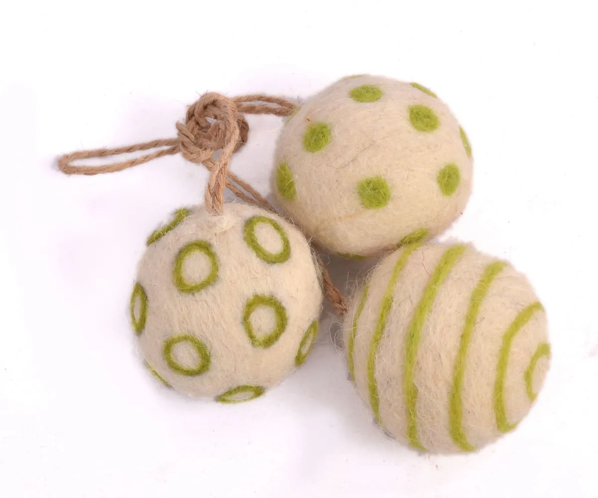 De Kulture Handmade Premium Wool Felt Hanging Felt Ball Set of 3