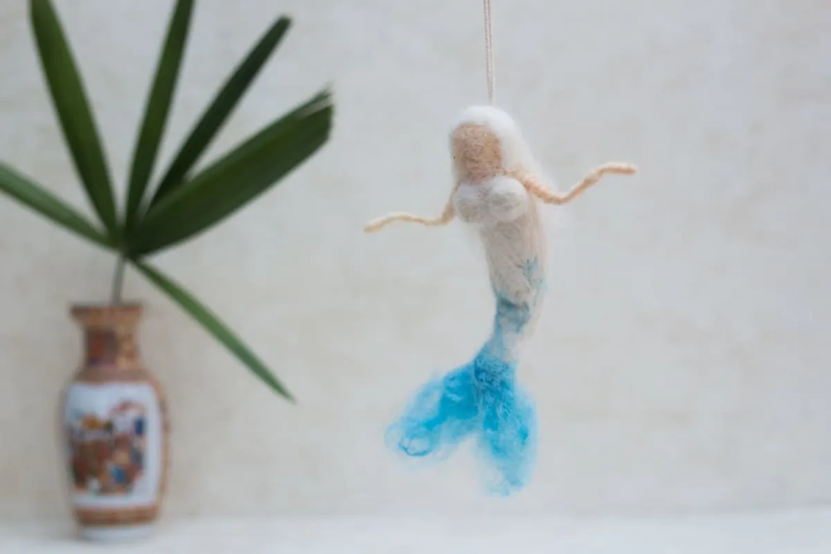 De Kulture Handmade Premium Wool Felt Mermaid Eco Friendly Needle Felted Christmas Xmas Tree Decoration Stuffed Ornament for Home Office Party Holiday Décor, 5.5x1x6.5 (LWH) Inches